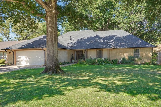 8008 S Lakewood Avenue, Tulsa, OK 74136