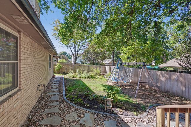 8008 S Lakewood Avenue, Tulsa, OK 74136
