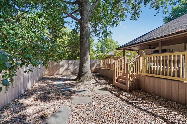 8008 S Lakewood Avenue, Tulsa, OK 74136