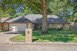 8008 S Lakewood Avenue, Tulsa, OK 74136