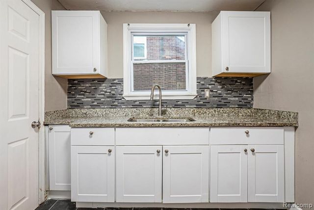 12080 Heyden Street, Detroit, MI 48228