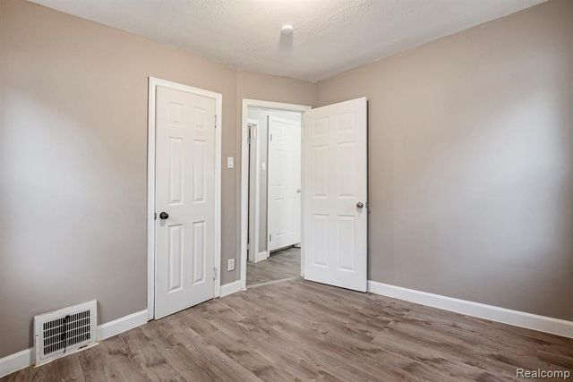 12080 Heyden Street, Detroit, MI 48228