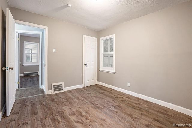 12080 Heyden Street, Detroit, MI 48228