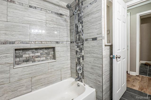 12080 Heyden Street, Detroit, MI 48228