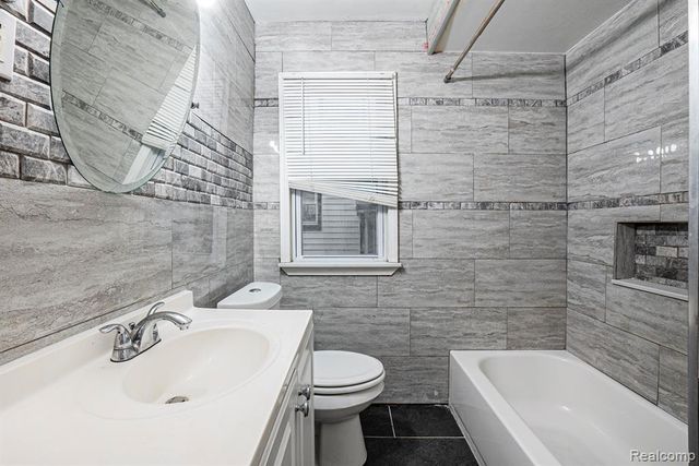 12080 Heyden Street, Detroit, MI 48228