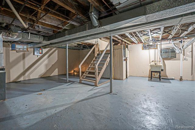 12080 Heyden Street, Detroit, MI 48228