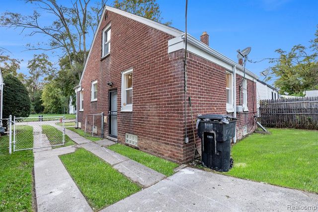 12080 Heyden Street, Detroit, MI 48228