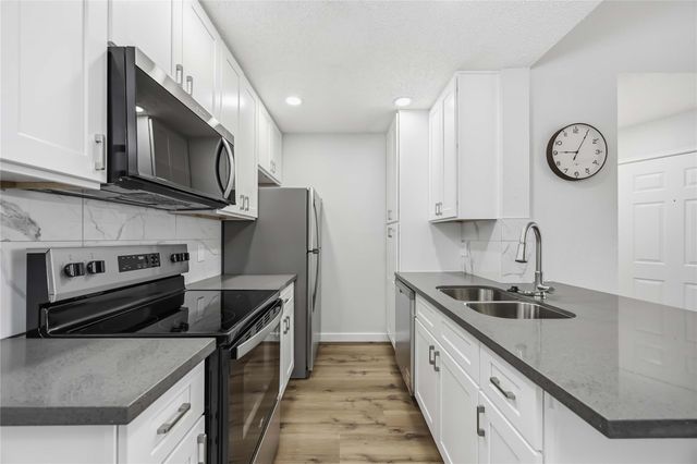 2121 Hepburn Street 1212, Houston, TX 77054