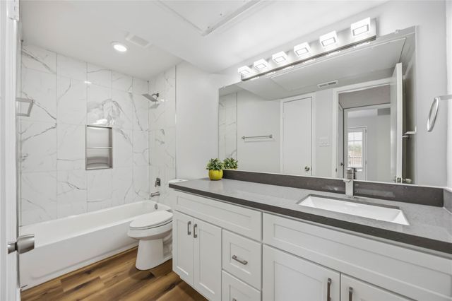 2121 Hepburn Street 1212, Houston, TX 77054