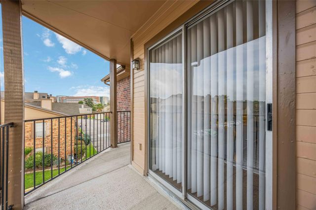 2121 Hepburn Street 1212, Houston, TX 77054