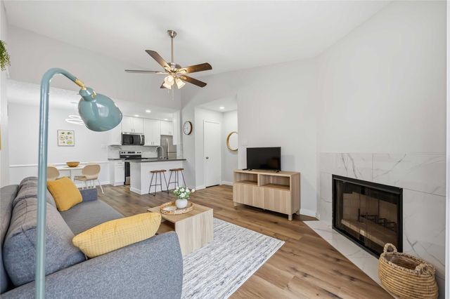 2121 Hepburn Street 1212, Houston, TX 77054