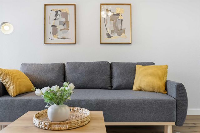 2121 Hepburn Street 1212, Houston, TX 77054