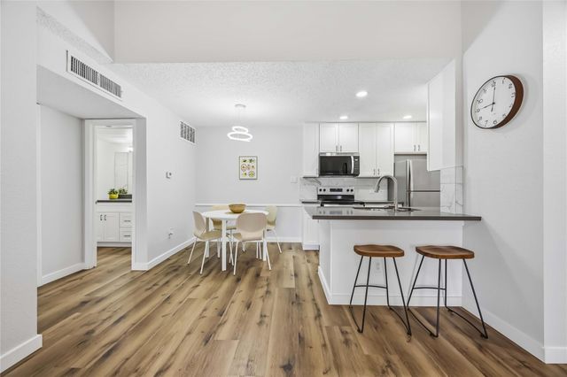 2121 Hepburn Street 1212, Houston, TX 77054