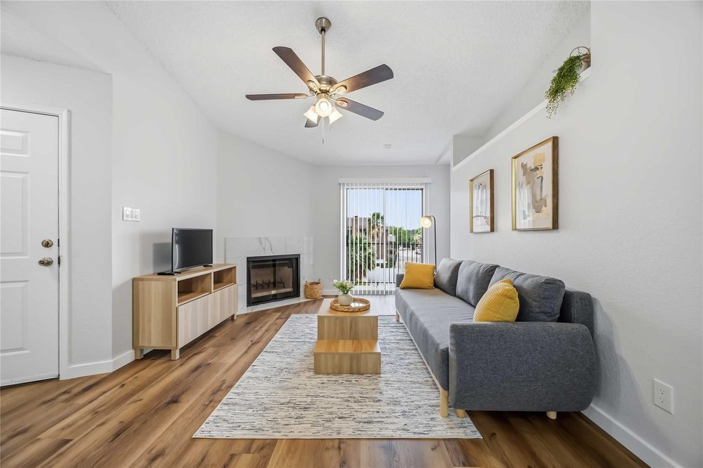 2121 Hepburn Street 1212, Houston, TX 77054