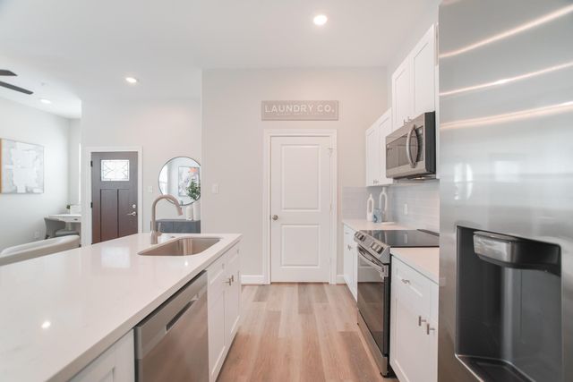 504 Nursery Road 3206, The Woodlands, TX 77380