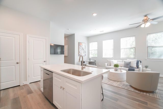 504 Nursery Road 3206, The Woodlands, TX 77380