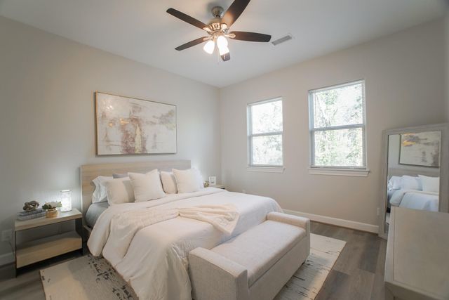 504 Nursery Road 3206, The Woodlands, TX 77380