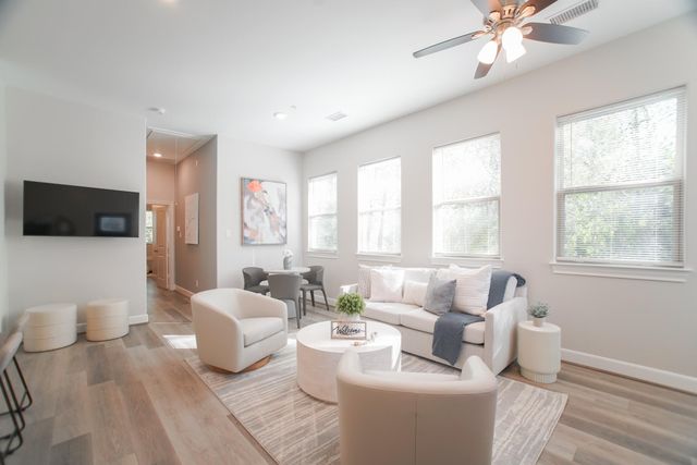 504 Nursery Road 3206, The Woodlands, TX 77380