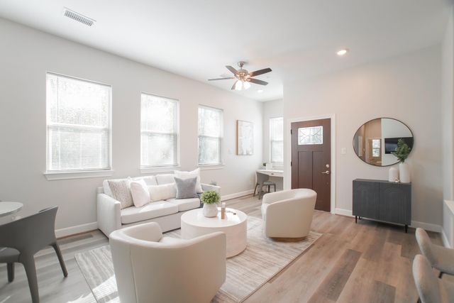 504 Nursery Road 3206, The Woodlands, TX 77380