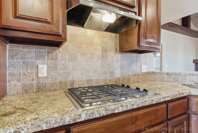 5925 E 145th Street North, Collinsville, OK 74021