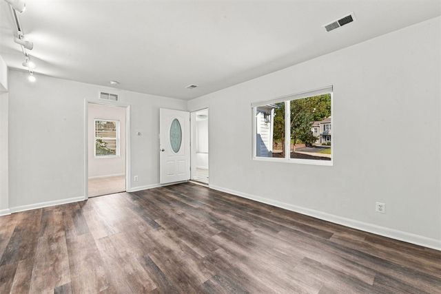 118 Dekalb Street, Walled Lake, MI 48390