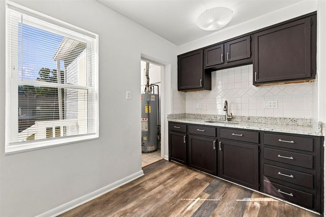 118 Dekalb Street, Walled Lake, MI 48390