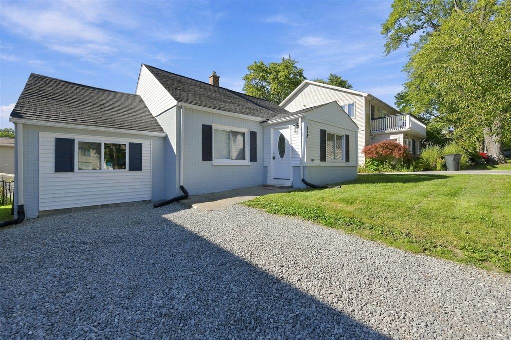 118 Dekalb Street, Walled Lake, MI 48390