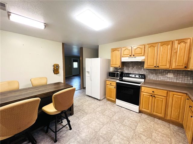 380 Oak Street Ext, Pulaski Twp, PA 16159