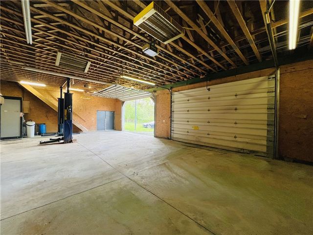 380 Oak Street Ext, Pulaski Twp, PA 16159