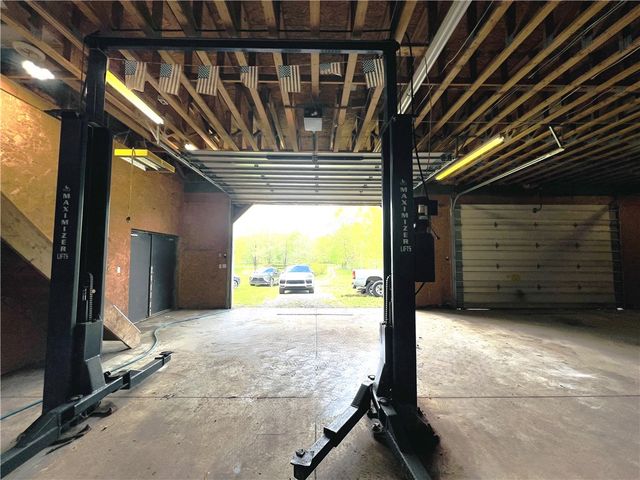 380 Oak Street Ext, Pulaski Twp, PA 16159