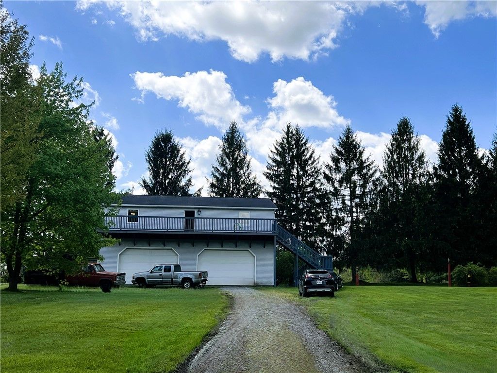 380 Oak Street Ext, Pulaski Twp, PA 16159