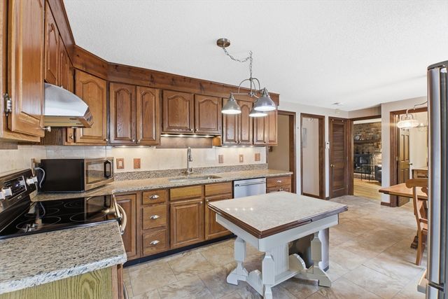 150 Stafford Hollow Rd, Monson, MA 01057