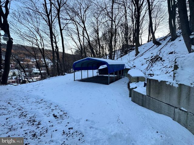 324 N 7TH ST, Pottsville, PA 17901