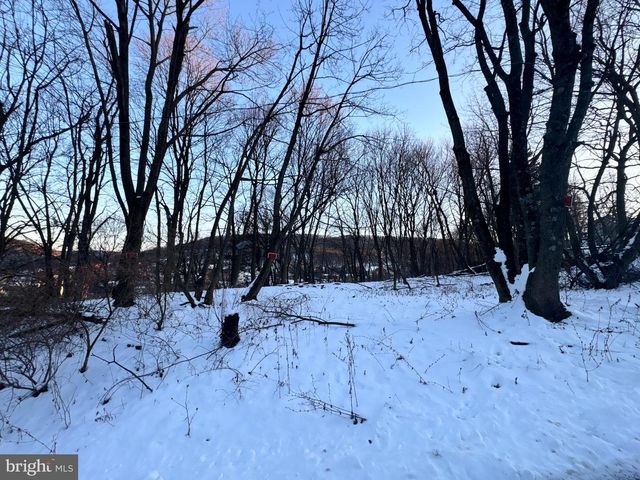 324 N 7TH ST, Pottsville, PA 17901