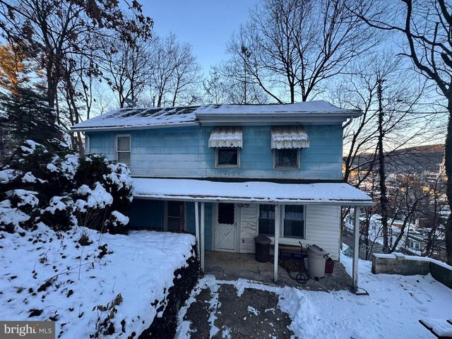 324 N 7TH ST, Pottsville, PA 17901
