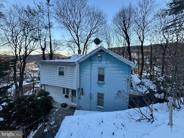 324 N 7TH ST, Pottsville, PA 17901