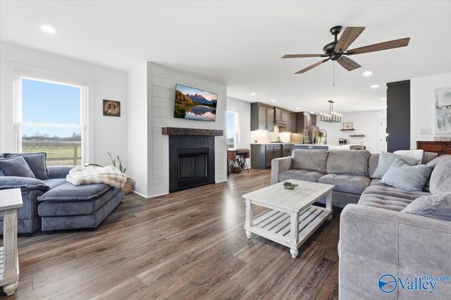 15925 Mcculley Mill Road, Athens, AL 35613