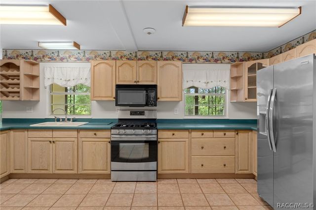 7821 S Baker Avenue, Floral City, FL 34436