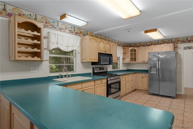 7821 S Baker Avenue, Floral City, FL 34436