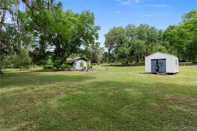 7821 S Baker Avenue, Floral City, FL 34436
