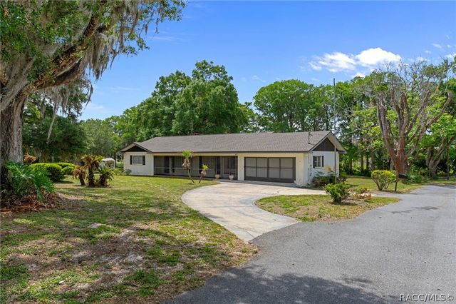 7821 S Baker Avenue, Floral City, FL 34436