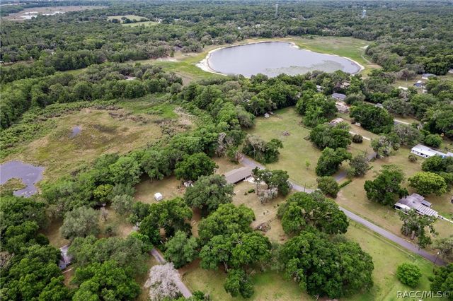 7821 S Baker Avenue, Floral City, FL 34436