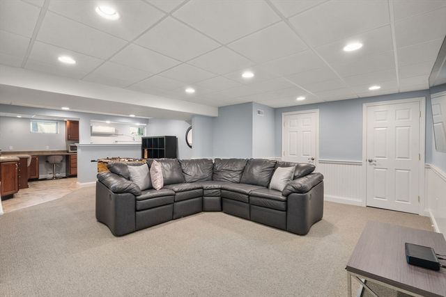 4 Knife Shop Lane, Sharon, MA 02067