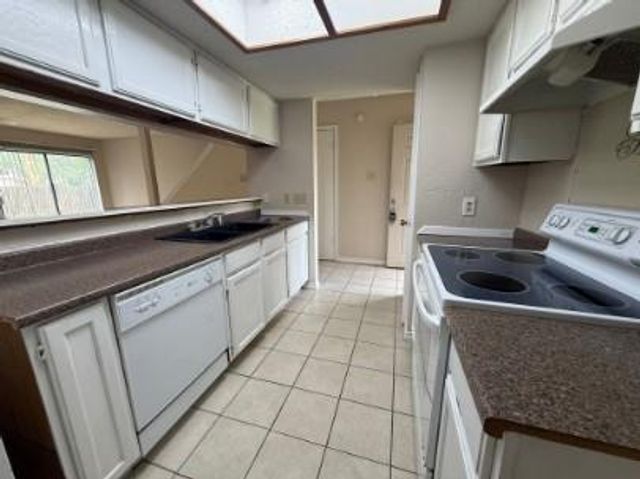 2636 Gwendolyn LN, Austin, TX 78748