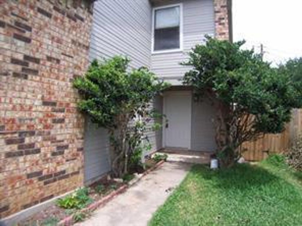 2636 Gwendolyn LN, Austin, TX 78748