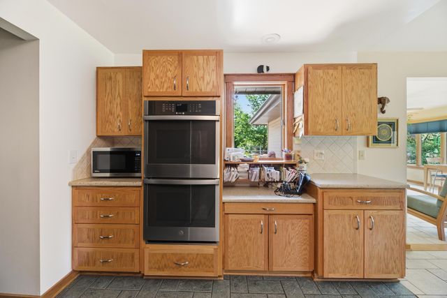 1615 HENRY Street, Council Bluffs, IA 51503