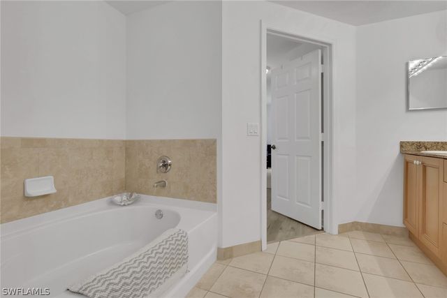 20140 Estero Gardens CIR 208, Estero, FL 33928