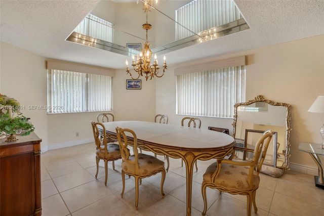 7451 NW 40th St, Lauderhill, FL 33319
