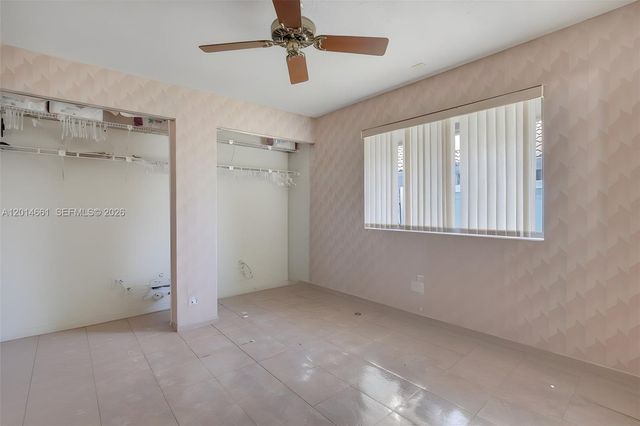7451 NW 40th St, Lauderhill, FL 33319