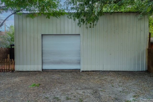 1506 W Wildwood Dr, San Antonio, TX 78201